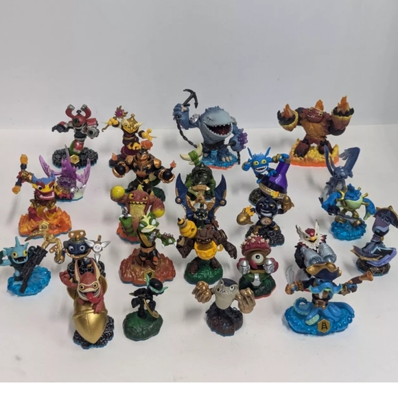Skylanders Lot Of 35 W/Bag & Swap Force Game, Power Portal, Activision, Read - Picture 3 of 12